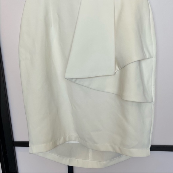 Adelyn Rae strapless special occasion dress. Size Medium - Picture 4 of 13